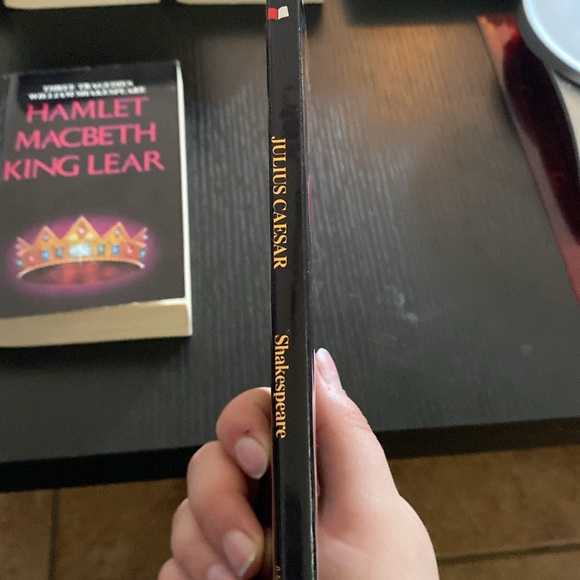 Pair of Shakespeare books - hamlet, Macbeth, king Lear & Julius Cesar - Picture 5 of 8